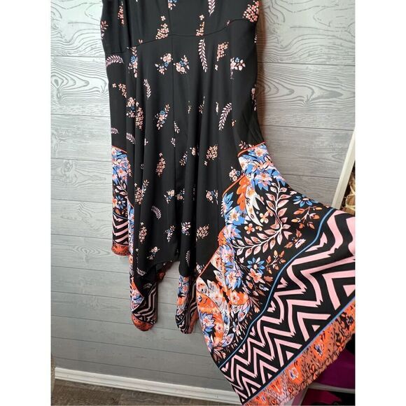 Express handkerchief dress, size medium - Picture 5 of 7